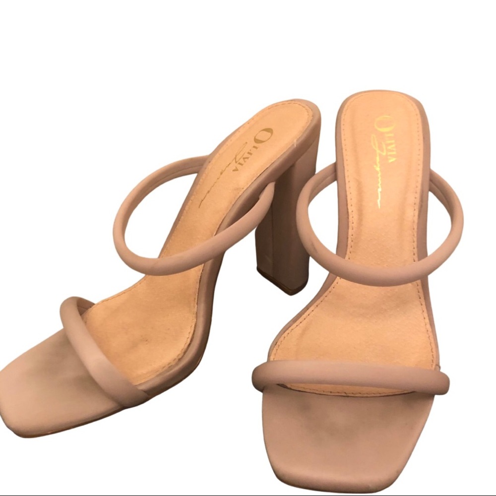 Strappy Chunky heel sandal